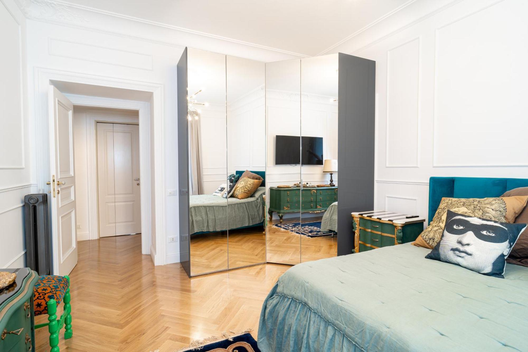 Vatican Boutique Rhome *