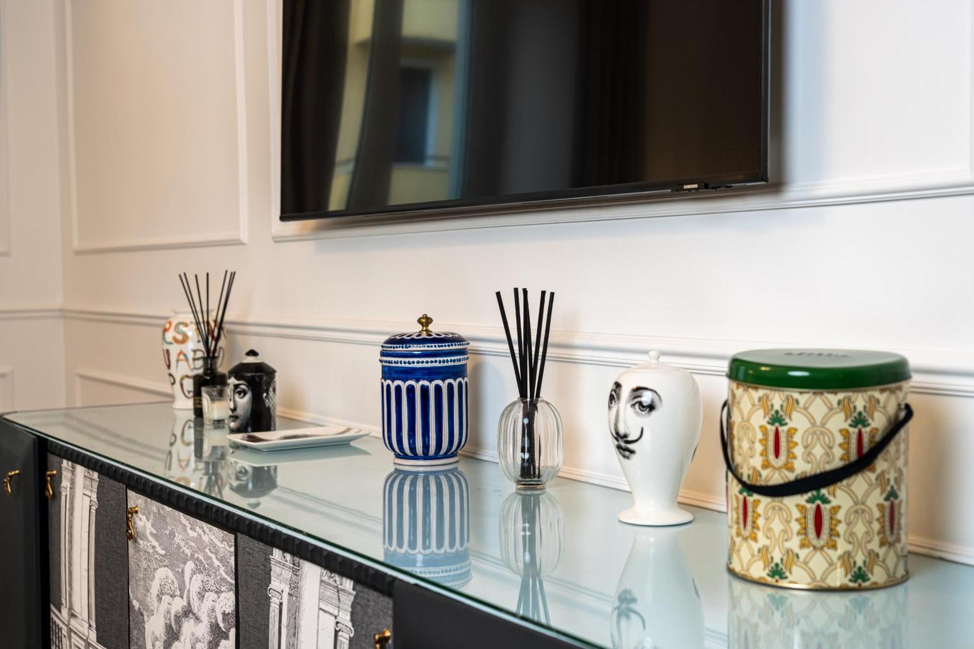 Vatican Boutique Rhome *